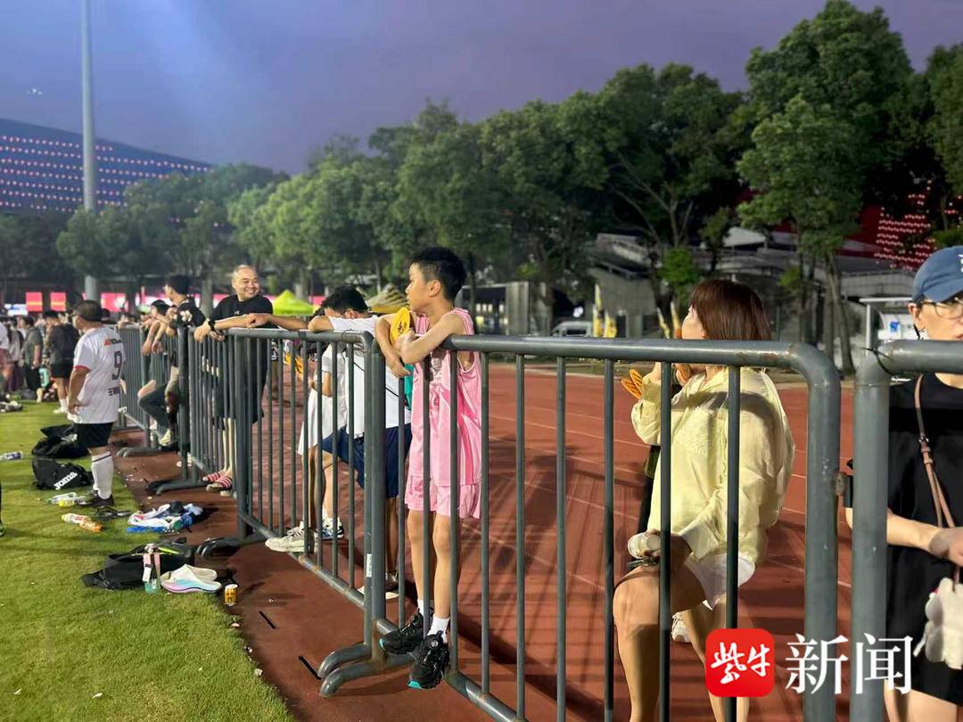 是校园里教