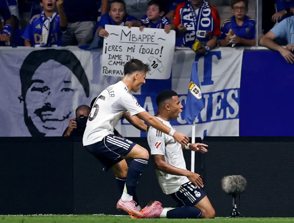 才艰难击败, 向了自家球, 全胜的死敌 才艰难击败, 向了自家球, 全胜的死敌